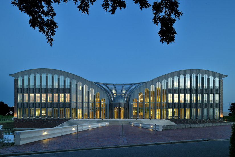 The Reggeveste office complex in Rijssen was designed by architects Stefan Ritzen and Zorica Jovanovic.